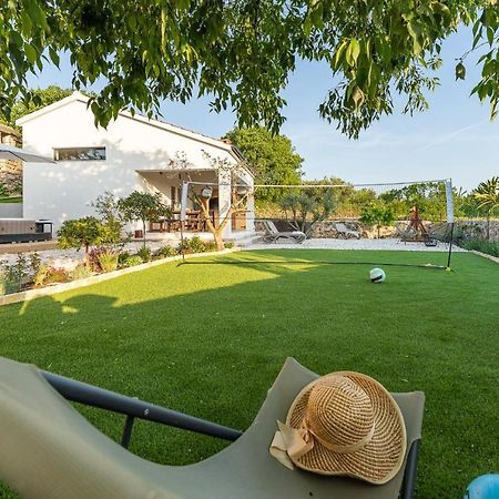 Anić Holiday Home - Villa Thorak מראה חיצוני תמונה