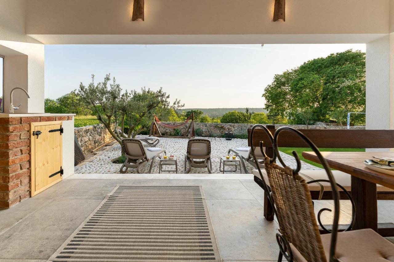 Anić Holiday Home - Villa Thorak מראה חיצוני תמונה
