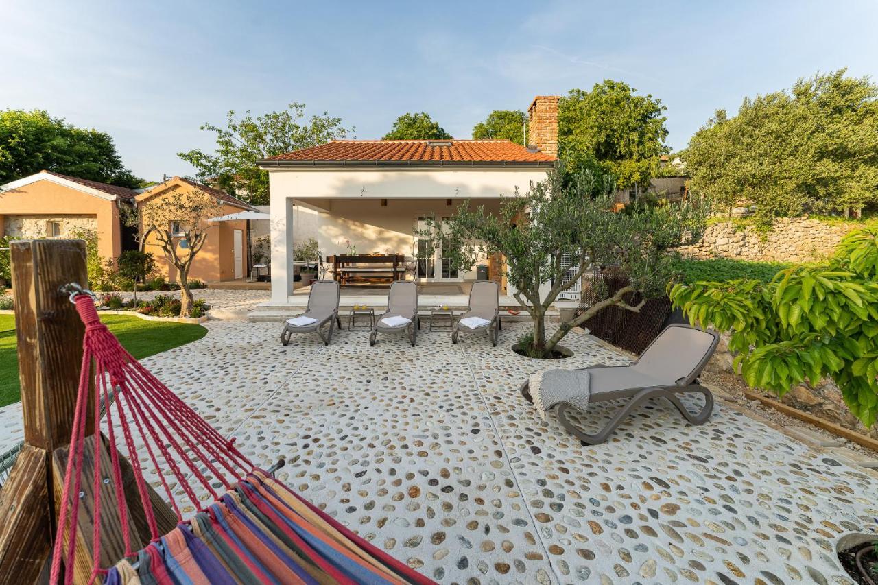 Anić Holiday Home - Villa Thorak מראה חיצוני תמונה