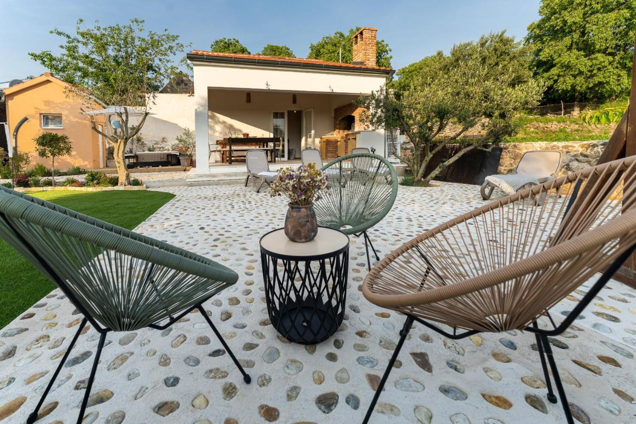 Anić Holiday Home - Villa Thorak מראה חיצוני תמונה
