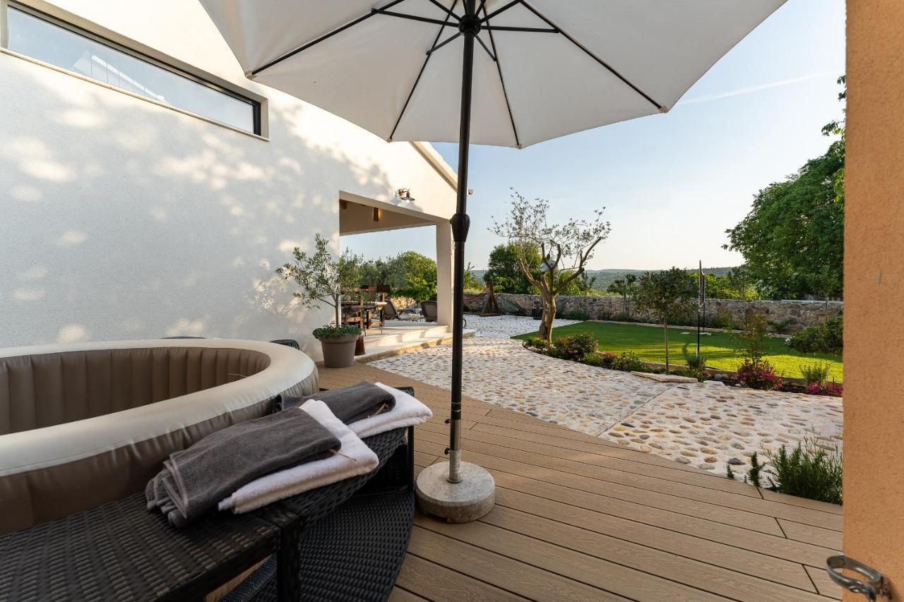 Anić Holiday Home - Villa Thorak מראה חיצוני תמונה