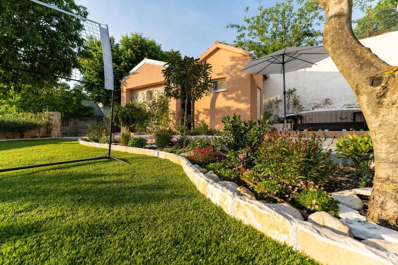 Anić Holiday Home - Villa Thorak מראה חיצוני תמונה