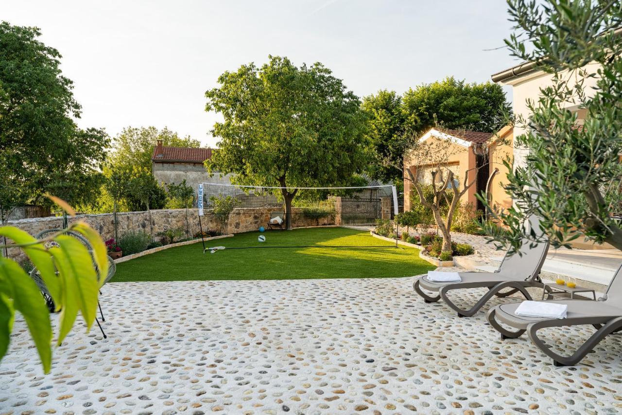 Anić Holiday Home - Villa Thorak מראה חיצוני תמונה