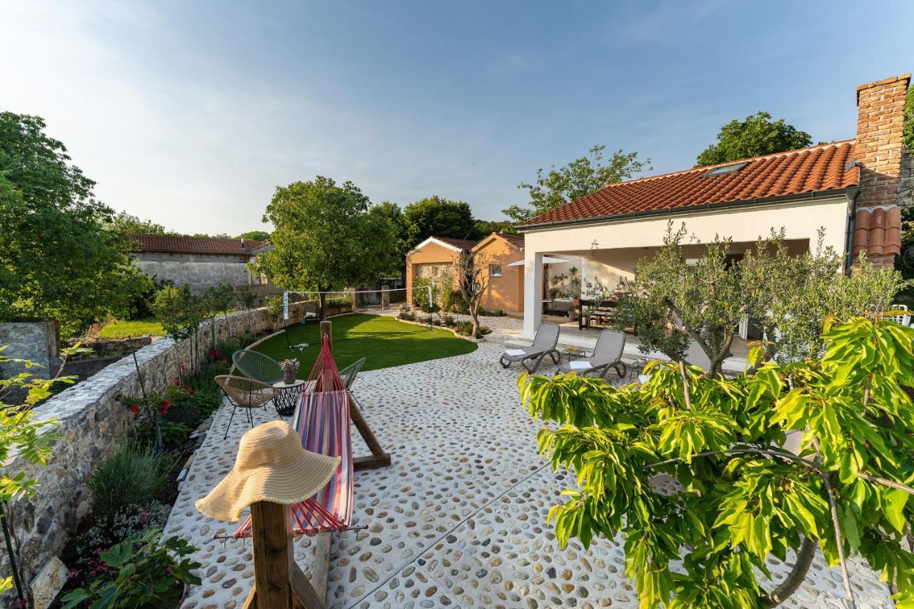 Anić Holiday Home - Villa Thorak מראה חיצוני תמונה