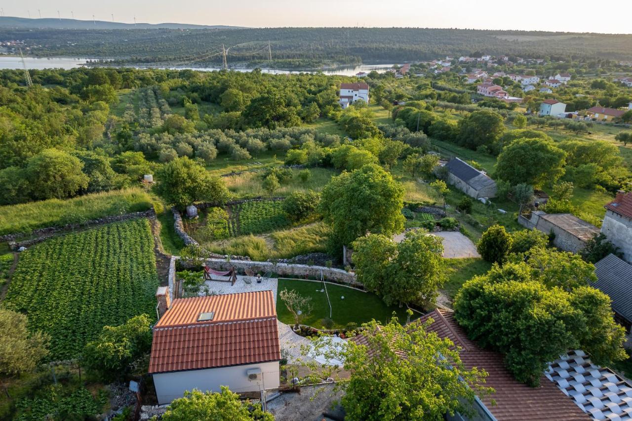 Anić Holiday Home - Villa Thorak מראה חיצוני תמונה