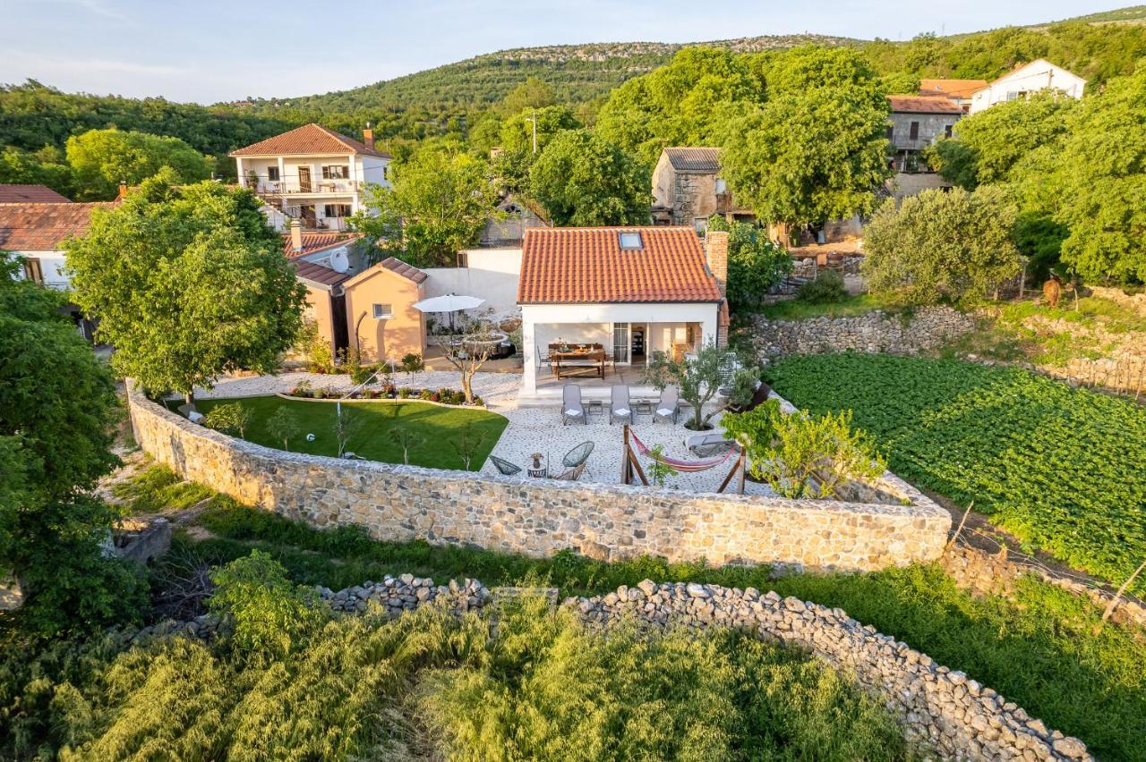 Anić Holiday Home - Villa Thorak מראה חיצוני תמונה