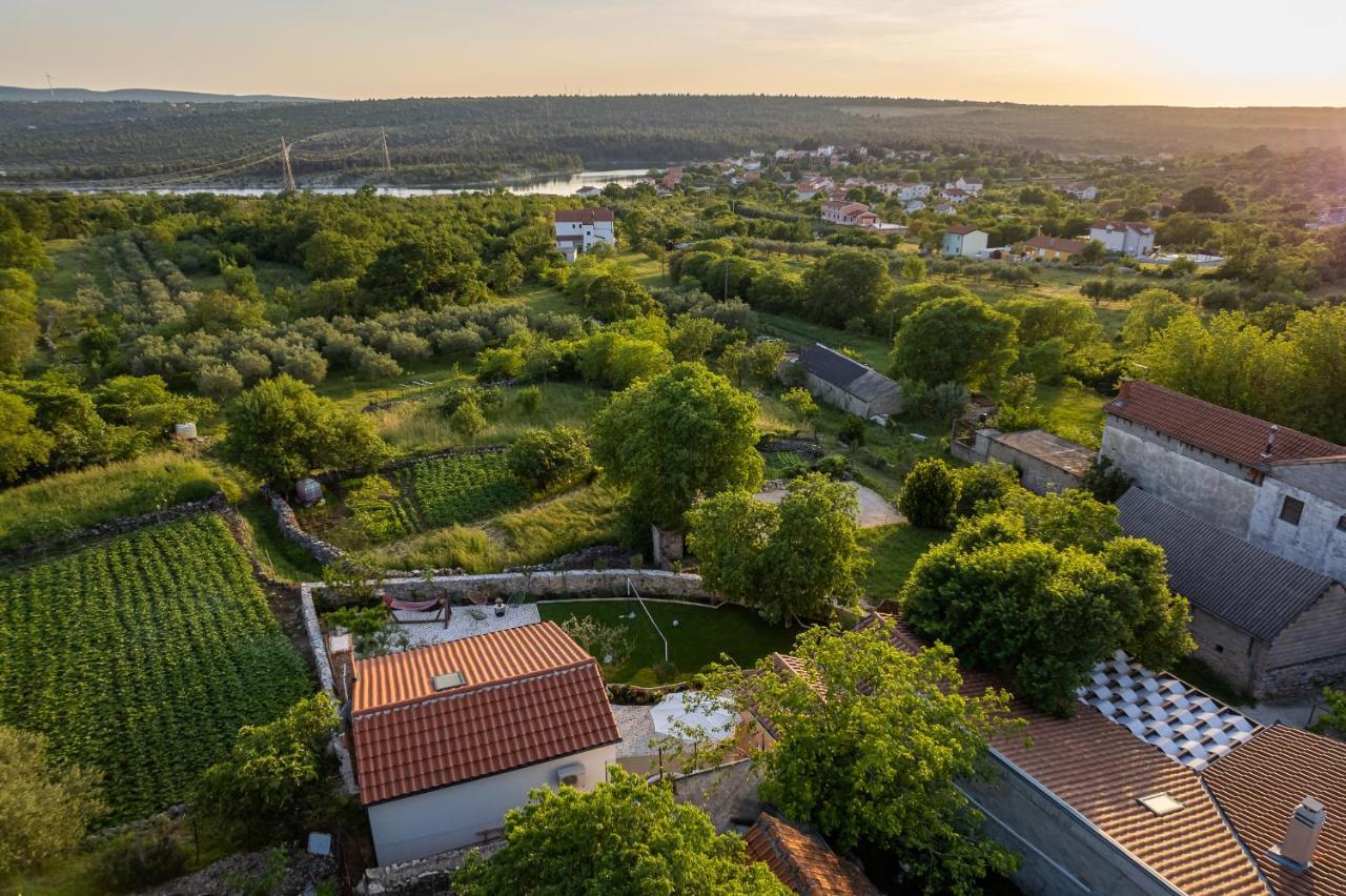 Anić Holiday Home - Villa Thorak מראה חיצוני תמונה