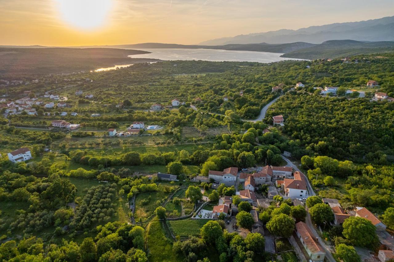 Anić Holiday Home - Villa Thorak מראה חיצוני תמונה