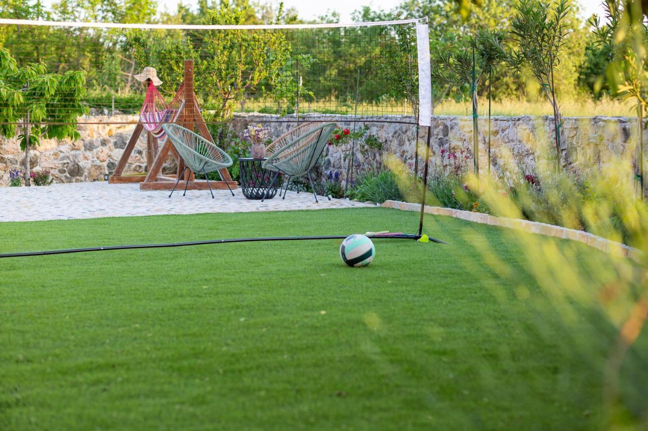 Anić Holiday Home - Villa Thorak מראה חיצוני תמונה